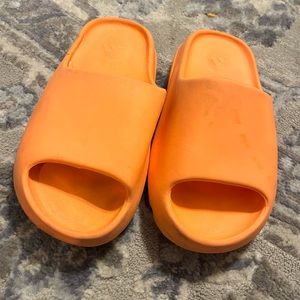 Kids shoes